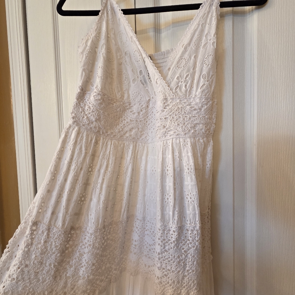 White Lace Sleeveless Dress By ME 2 MAGIC